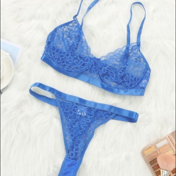 Blue Lace Bra & Panty Lingerie - Picture 6 of 9